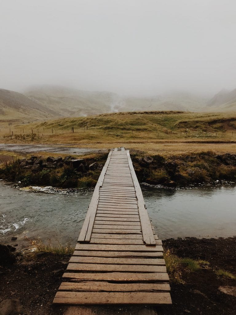 Un puente une lo que antes había sido El-camino-en-dos