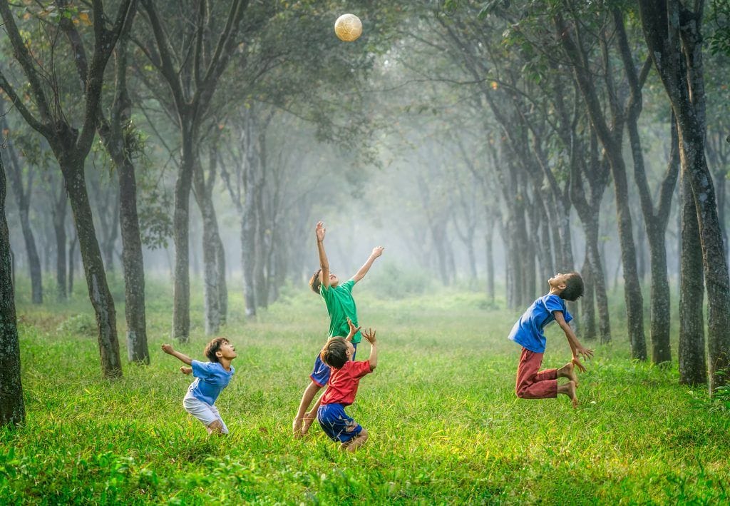 El-juego-como-la-risa-niños-jugando